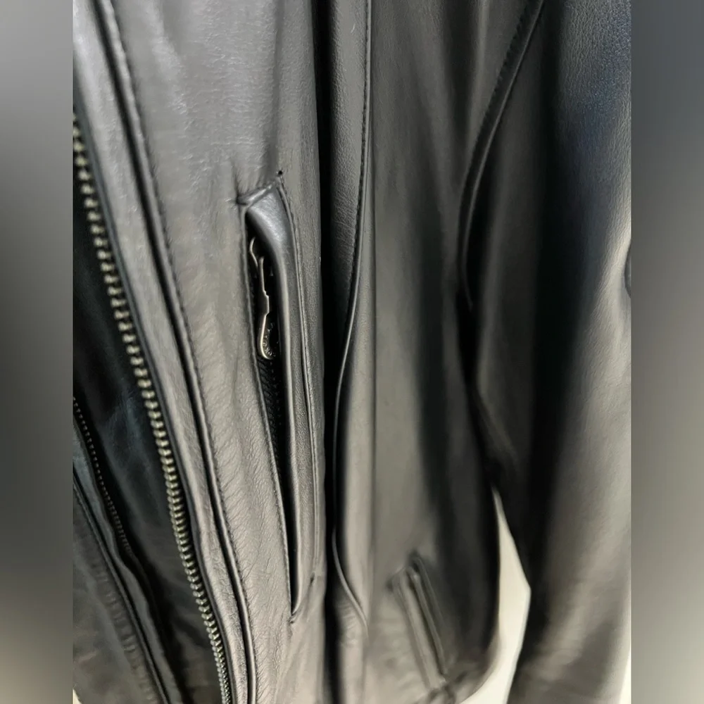 Woman’s Harley Davidson premium leather moto jacket. LIKE NEW. Size W1 - Picture 7 of 16